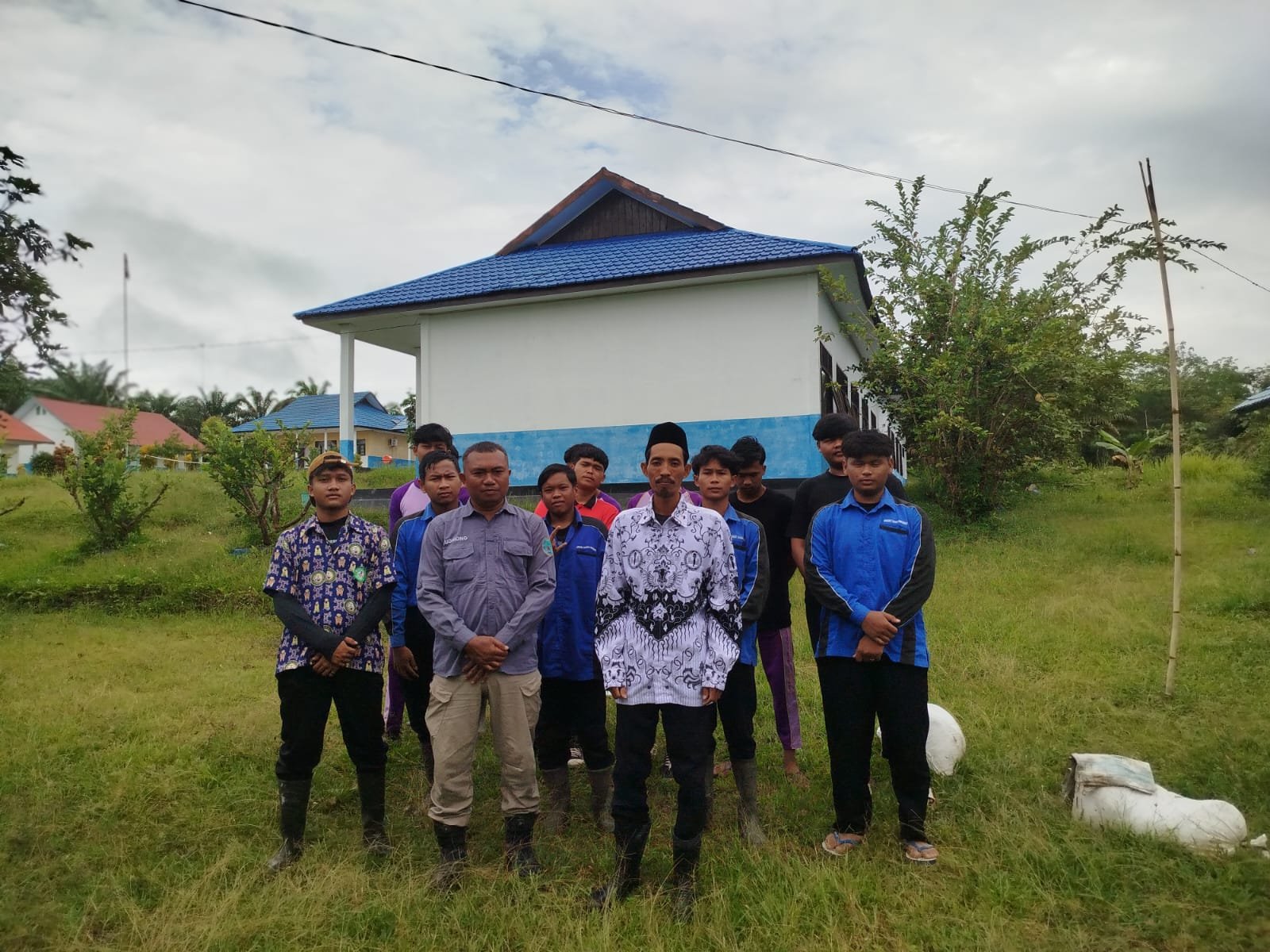 Uji Nyali di Kebun Sawit! Siswa ATP SMK Negeri 1 Sematu Jaya Tuntaskan UKK Tanpa Hambatan