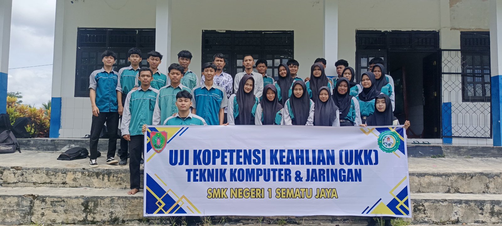 Dari Komputer Menuju Dunia Digital! Siswa TKJ SMK Negeri 1 Sematu Jaya Taklukkan UKK dengan Percaya Diri