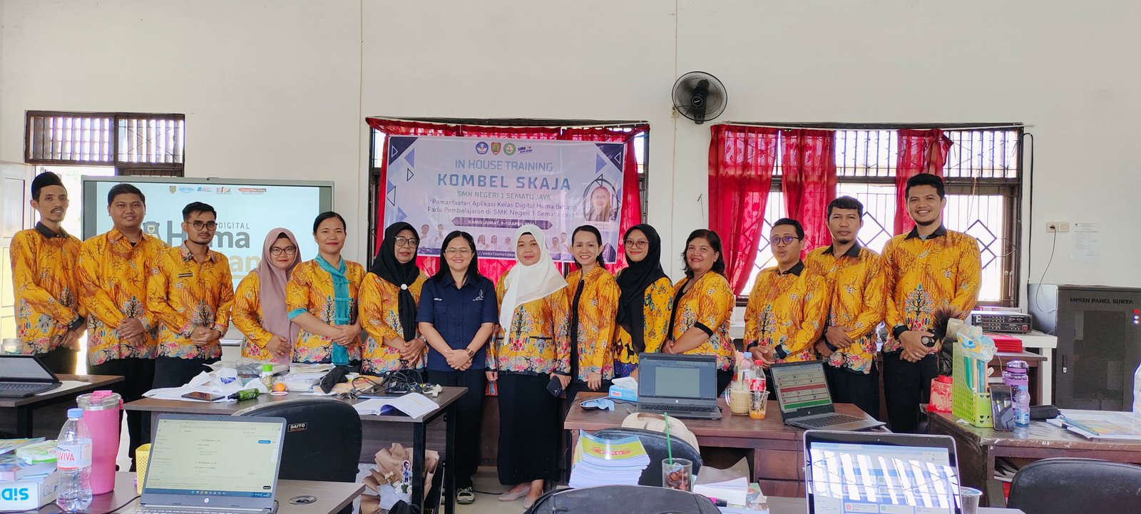 SMK Negeri 1 Sematu Jaya Tancap Gas Digitalisasi! Guru Dibekali Platform Huma Betang untuk Revolusi Pembelajaran