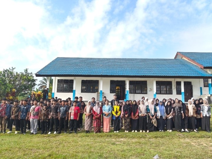 SMK NEGERI 1 SEMATU JAYA MERIAHKAN HARI KARTINI 2026: SEMANGAT EMANSIPASI BERKOBAR DI KALANGAN GENERASI MUDA