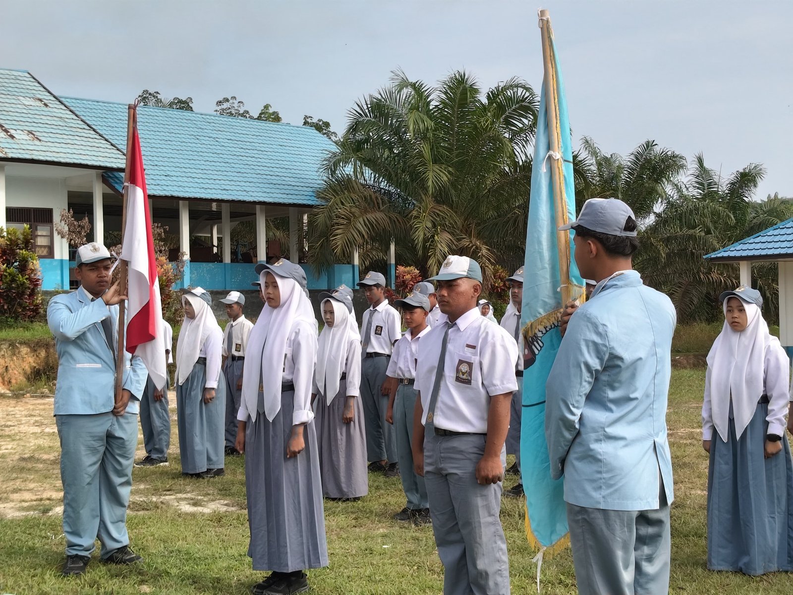 GEMA SEMANGAT BARU! PELANTIKAN OSIS SMK N 1 SEMATU JAYA BERLANGSUNG KHIDMAT DAN PENUH INSPIRASI
